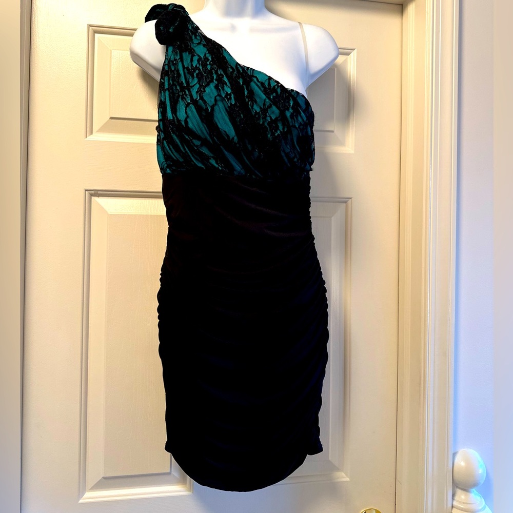 NWT: green and black with lace one shoulder dress